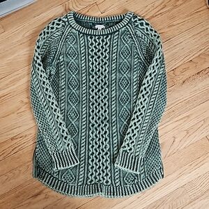 L.L. BEAN Fishermans sweater size Medium